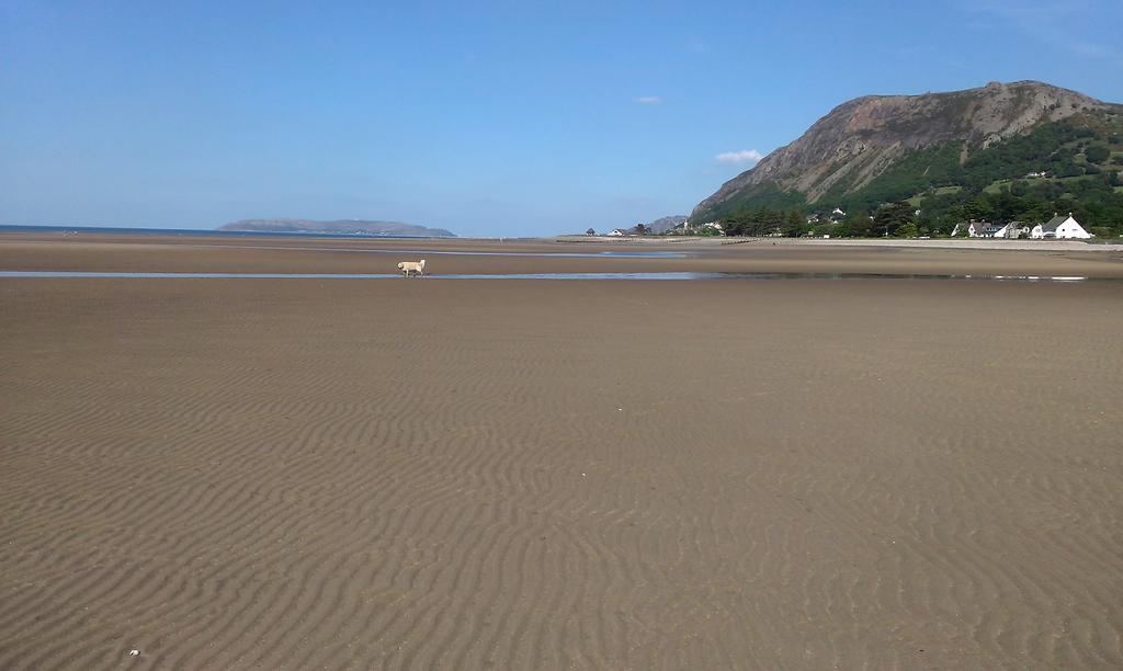 Min Y Don Guest House Llanfairfechan Exterior foto