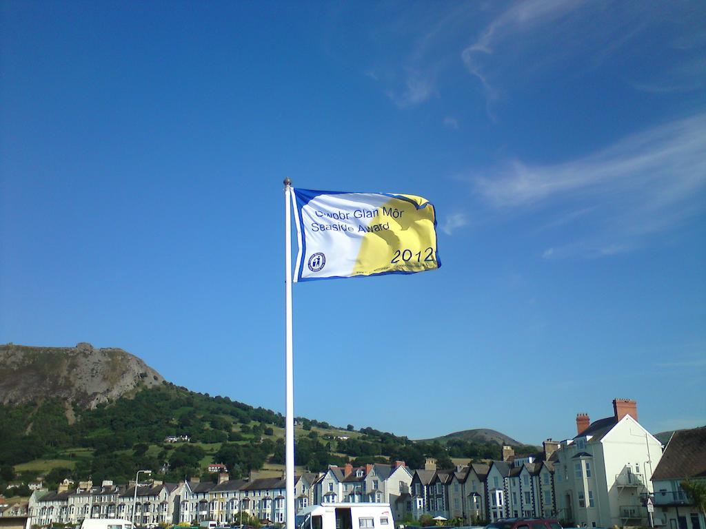 Min Y Don Guest House Llanfairfechan Exterior foto
